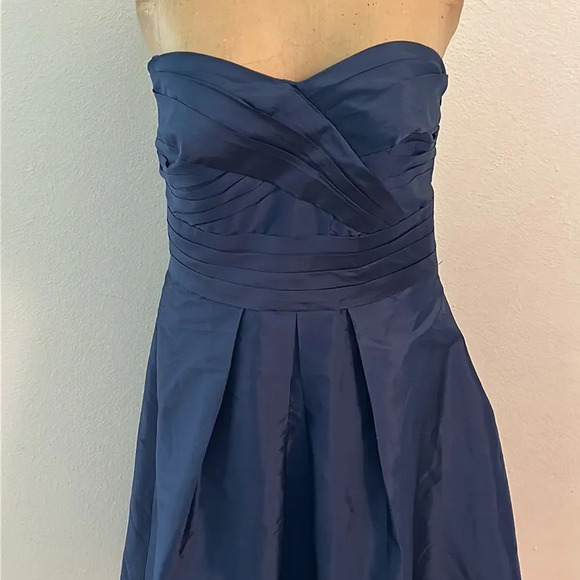 Monique Lhuillier Bridesmaids sz 12 navy color strapless midi length great cond - Picture 3 of 9